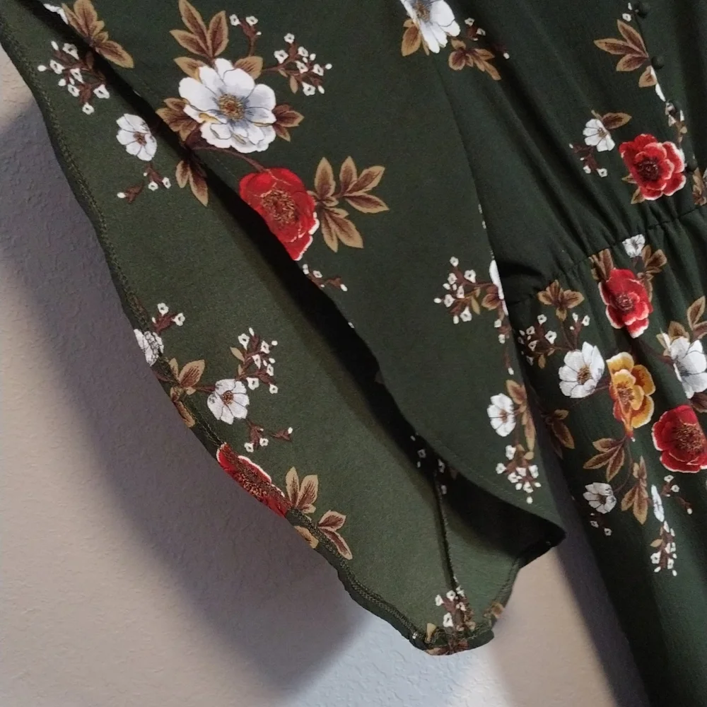 SIMPLEE FLORAL DRESS - Picture 10 of 11